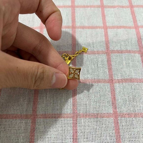 Louis Vuitton Gold Bracelet - Picture 4 of 7